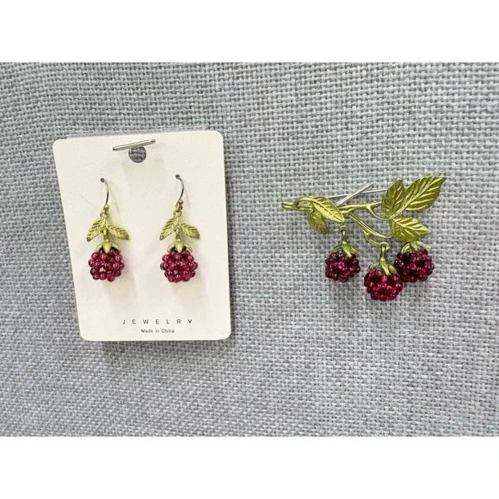 Vintage Style Nature-Inspired‎ purple Berry Jewelry Set – Earrings & Brooch new